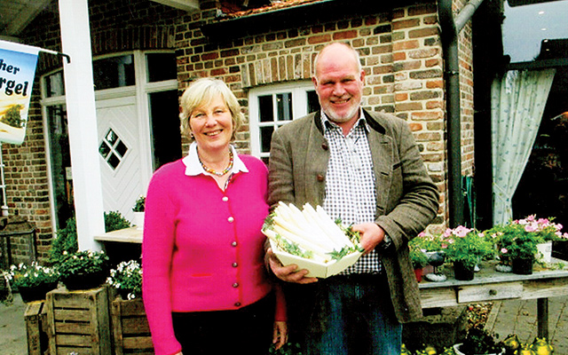 Spargel Growers, Maria and Georg on their Kokelsum farm. Photos by Carla Waldemar. Photo by Carla Waldemar