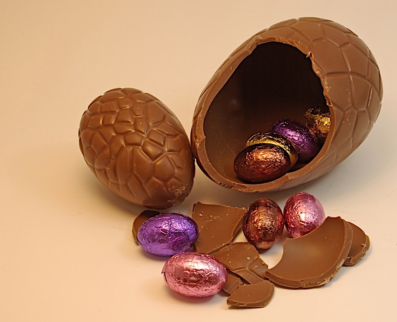 Cadbury Defends Ad Featuring Gay Couple Sharing Crème Egg, After A Twitter Storm