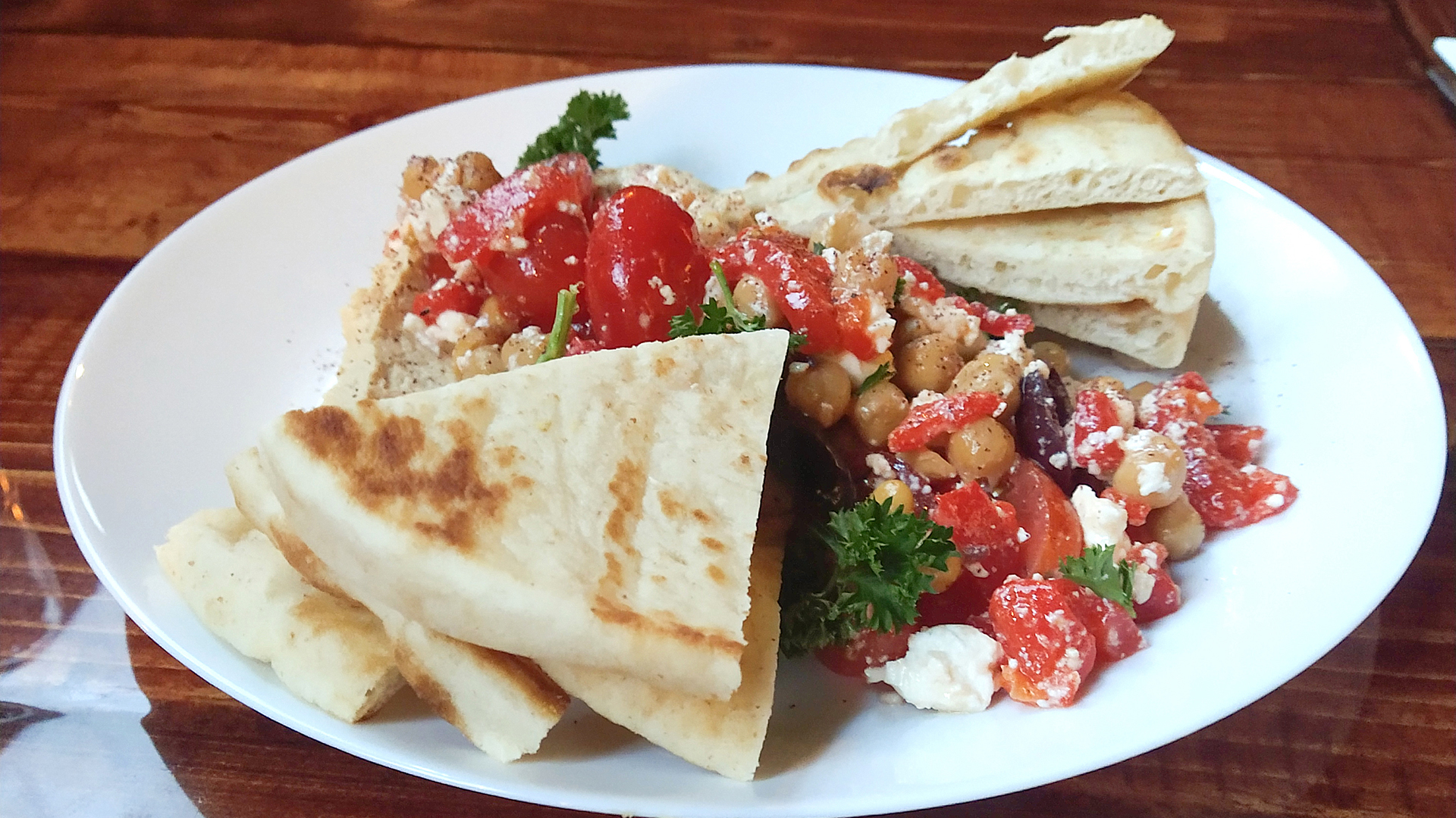 For a Friday Night Escape: Hit St. Paul's New Bar+Cart Lounge and Restaurant - Vimarsana News