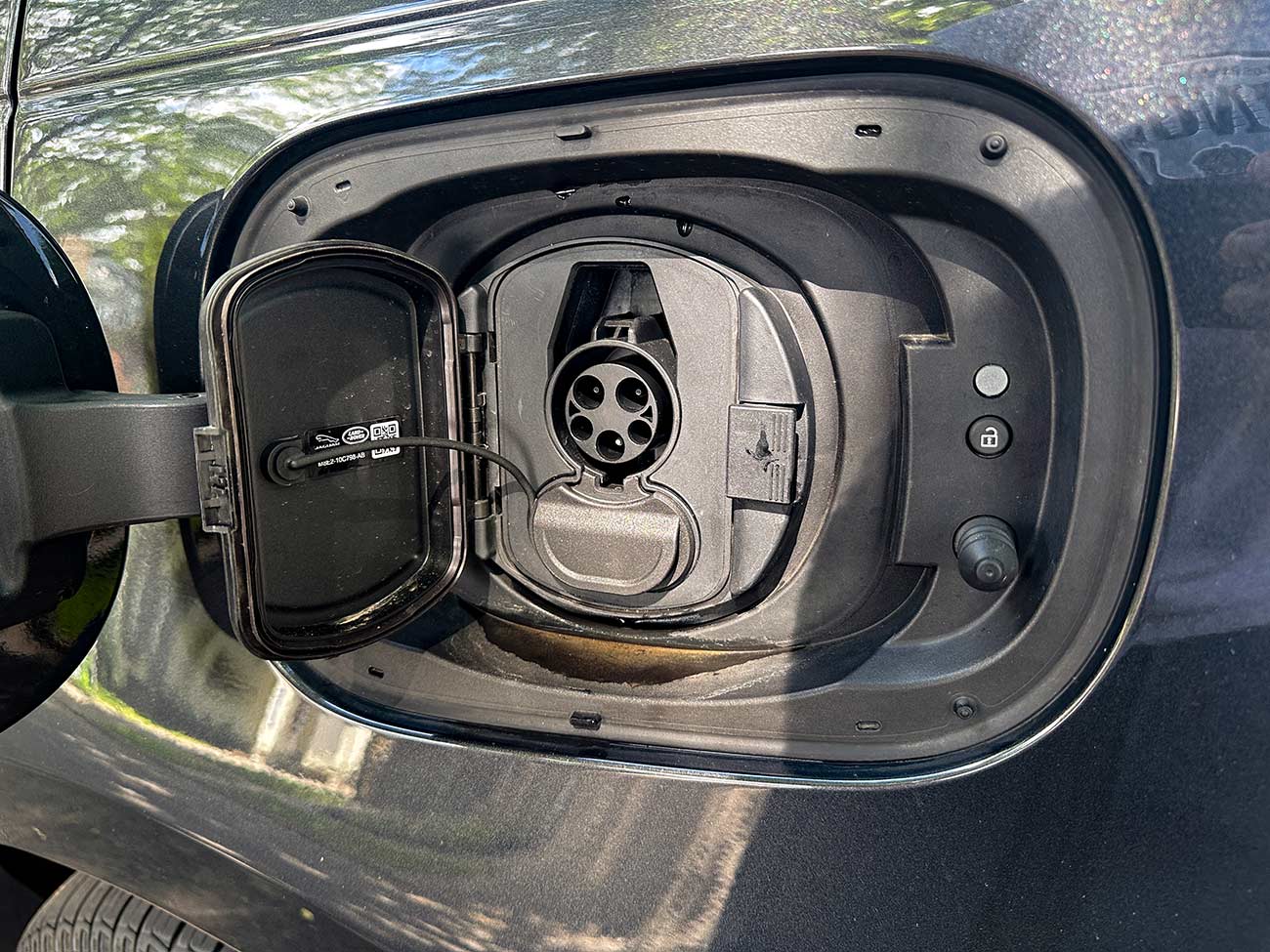 Charging port of the 2025 Range Rover Sport.