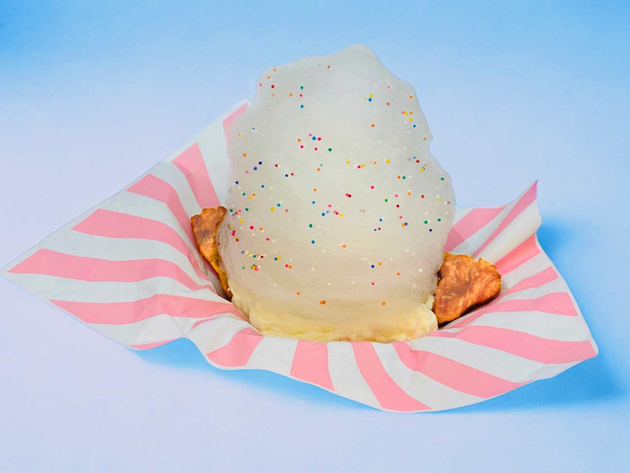 Tray with a Croffle Cloud.