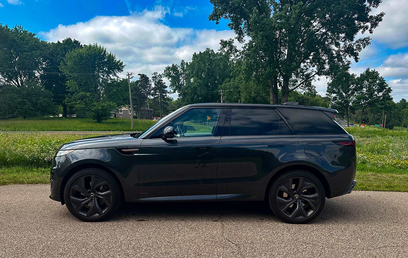 Side exterior view of the 2025 Range Rover Sport.