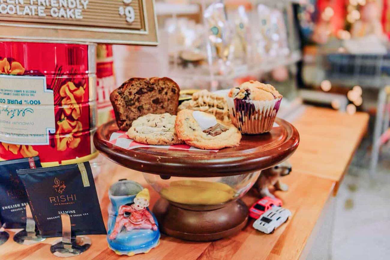 Pastries on a small tray in The Clapping Monkey Cafe.